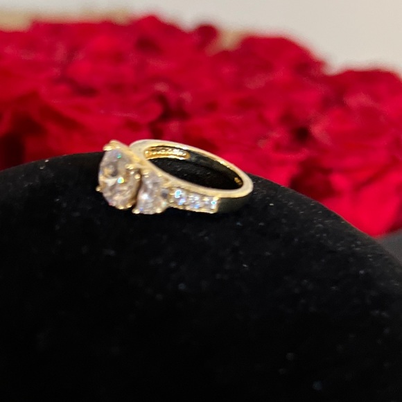 Three Stone Diamond 10k gold plated over 925 sterling silver ring size 5 - Picture 7 of 10